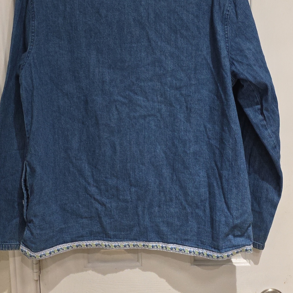 Bobbie Brooks Light Blue Denim Top with Gold Logo Tag Size L - Picture 9 of 10